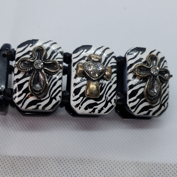 Zebra animal print with crosses & rhinestones stretch bracelet mobwife - Picture 3 of 3